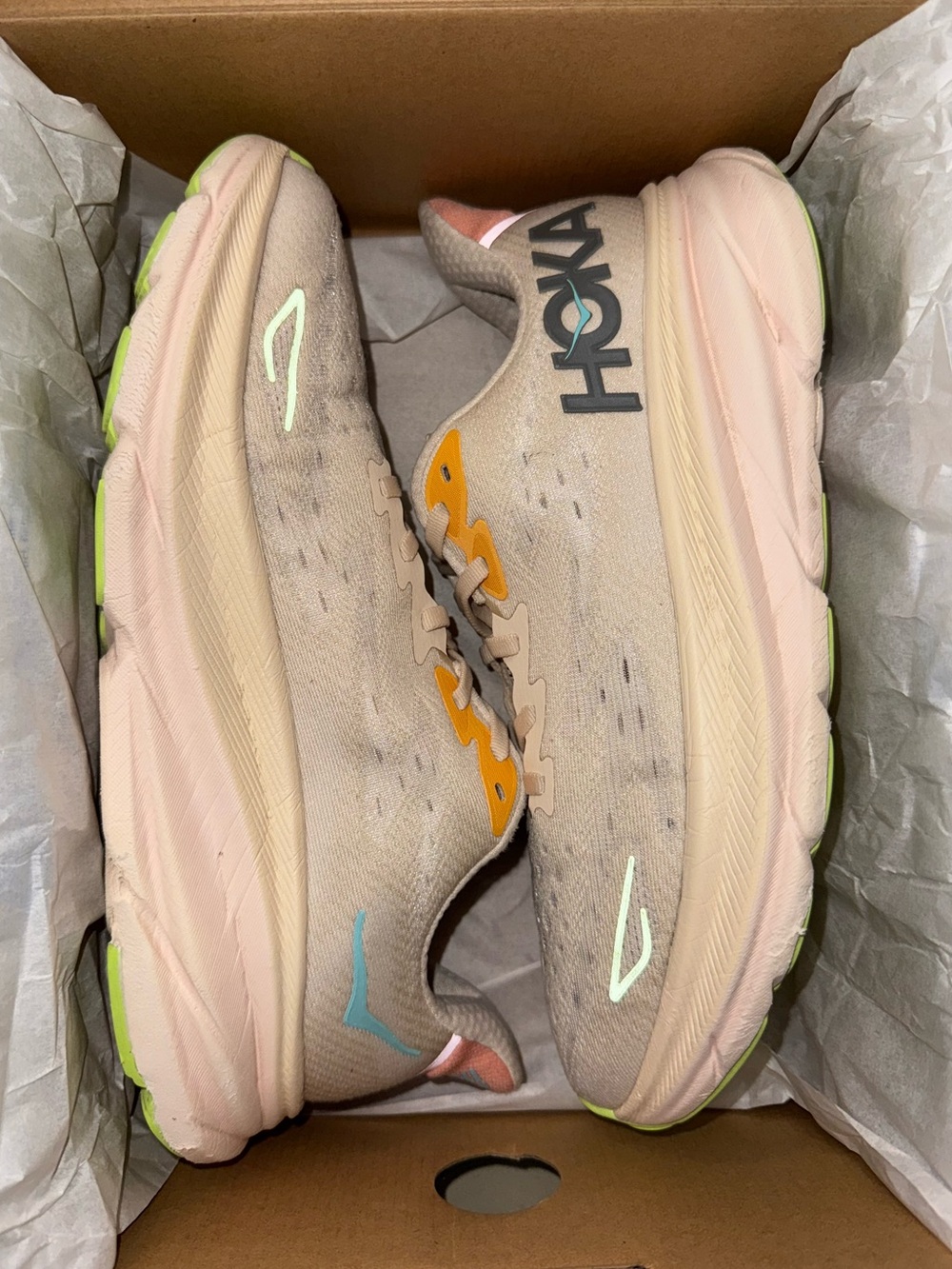 Women’s Hoka Clifton 9 Vanilla Astral